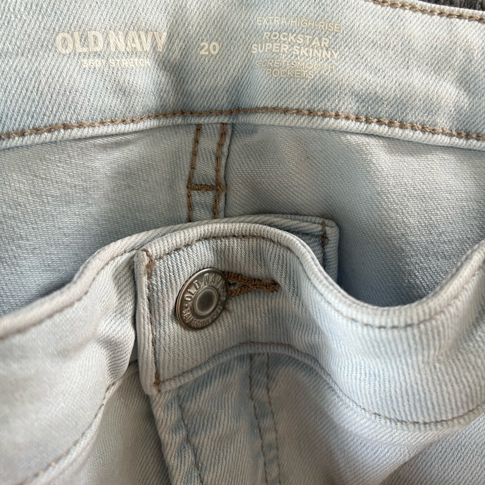 Old Navy Extra High Rise Rockstar Super Skinny Jeans